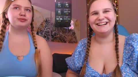 Snapshot of blush_ellie chatting on 02.24.25 Ellie3 online show from 02.24.25