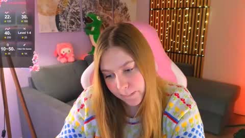 Snapshot of blush_ellie chatting on 03.05.25 Ellie3 online show from 03.05.25