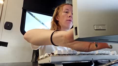 MamaMorgan online show from 11.18.25