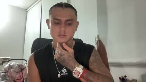 Bob  INDEPENDENT MODEL online show from 10.19.25