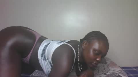 Snapshot of body_tea chatting on 04.10.26 body_tea online show from 04.10.26