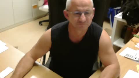 Snapshot of bodymen1 chatting on 09.23.25 bodymen1 online show from 09.23.25