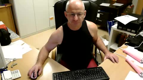 Snapshot of bodymen1 chatting on 09.26.25 bodymen1 online show from 09.26.25