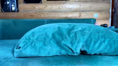 Snapshot of bohemianrhapsody1 chatting on 11.21.25 Nail and Olivia online show from 11.21.25