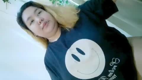 Snapshot of bombastic_darla chatting on 09.18.25 bombastic_darla online show from 09.18.25