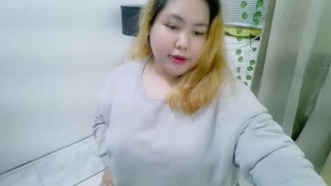 Snapshot of bombastic_darla chatting on 10.01.25 bombastic_darla online show from 10.01.25