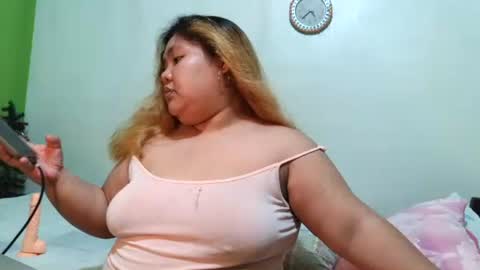 Snapshot of bombastic_darla chatting on 11.12.25 bombastic_darla online show from 11.12.25