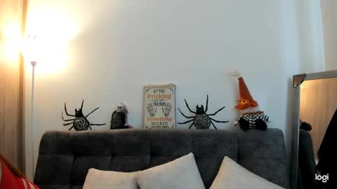 Bombom  online show from 10.11.25
