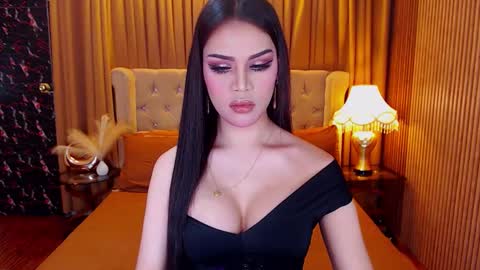 Snapshot of bombshellanita chatting on 09.21.25 bombshellanita online show from 09.21.25