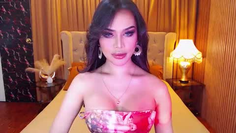 Snapshot of bombshellanita chatting on 10.03.25 bombshellanita online show from 10.03.25