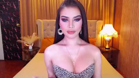 Snapshot of bombshellanita chatting on 10.08.25 bombshellanita online show from 10.08.25