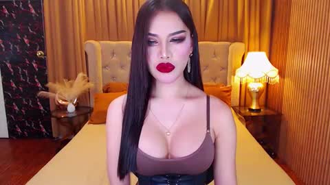 Snapshot of bombshellanita chatting on 10.10.25 bombshellanita online show from 10.10.25