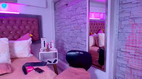 i AM Bonnie  online show from 10.24.25