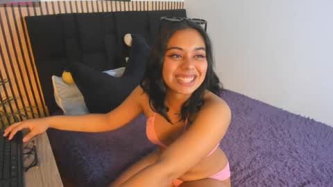 Snapshot of bonnie_cosmic chatting on 09.16.25 Bonnie online show from 09.16.25