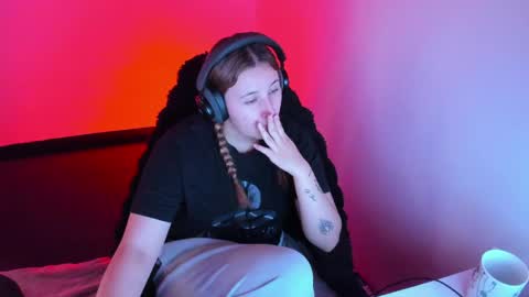 Bonnie Help me reach 500 likes online show from 04.14.26