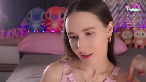 Snapshot of bonniedry chatting on 09.12.25 Emma online show from 09.12.25