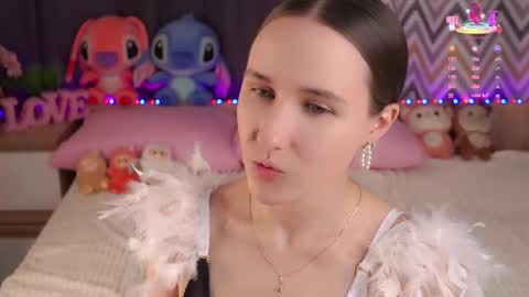 Snapshot of bonniedry chatting on 09.17.25 Emma online show from 09.17.25