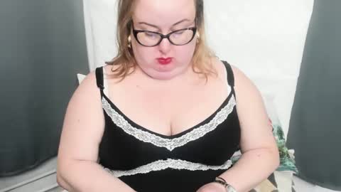 Snapshot of bonnieshining chatting on 12.05.24 Bonnie online show from 12.05.24