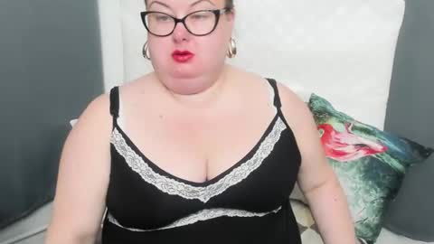 Snapshot of bonnieshining chatting on 12.12.24 Bonnie online show from 12.12.24