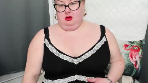 Snapshot of bonnieshining chatting on 12.18.24 Bonnie online show from 12.18.24