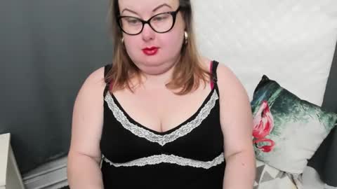 Snapshot of bonnieshining chatting on 01.04.25 Bonnie online show from 01.04.25