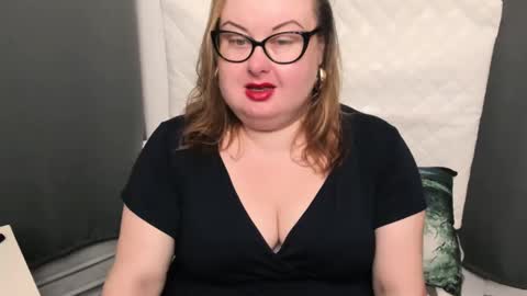 Snapshot of bonnieshining chatting on 01.25.25 Bonnie online show from 01.25.25