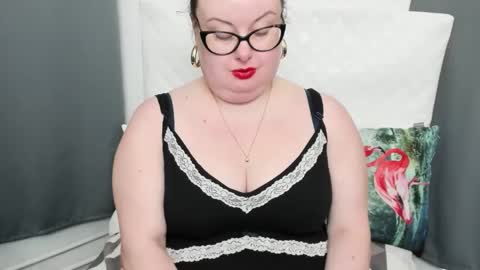 Snapshot of bonnieshining chatting on 02.20.25 Bonnie online show from 02.20.25