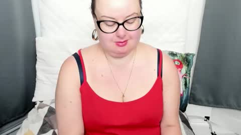 Snapshot of bonnieshining chatting on 10.02.25 Bonnie online show from 10.02.25