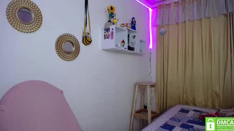 Soffy Brooks Independent model online show from 02.14.25