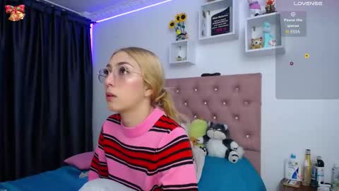 Soffy Brooks Independent model online show from 10.25.25