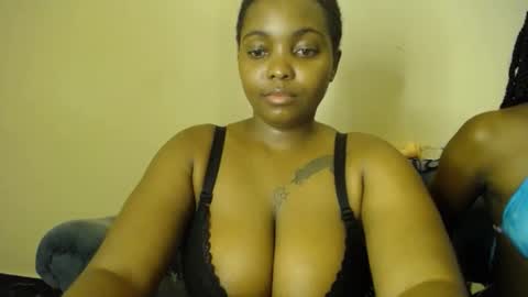 Snapshot of boobiesnack chatting on 10.02.25 Mellon online show from 10.02.25