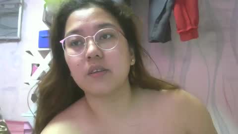 Snapshot of boobsiemarie chatting on 03.09.25 MommyMarie-Singlemom of 2. online show from 03.09.25
