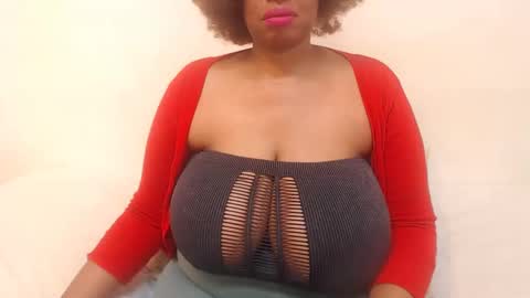 Snapshot of boobyqueen24 chatting on 01.13.25 boobyqueen online show from 01.13.25