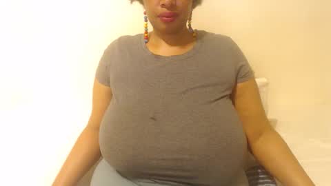 Snapshot of boobyqueen24 chatting on 09.15.25 boobyqueen online show from 09.15.25