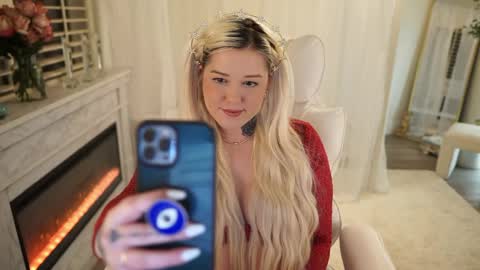 Snapshot of boobznbeer chatting on 02.11.25 Miley online show from 02.11.25