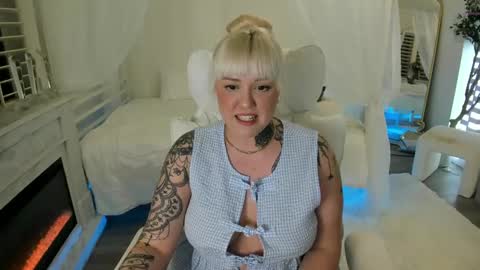 Snapshot of boobznbeer chatting on 02.23.25 Miley online show from 02.23.25