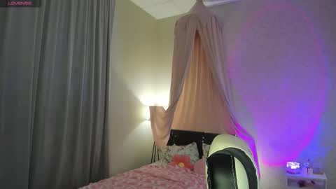 Milena online show from 10.10.25