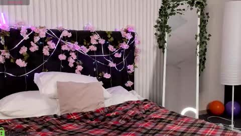 Milena online show from 11.12.25