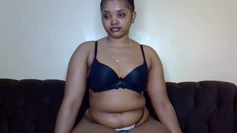 Snapshot of bootieshakess chatting on 02.03.25 bootieshakess online show from 02.03.25