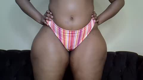 Snapshot of bootieshakess chatting on 03.11.25 bootieshakess online show from 03.11.25