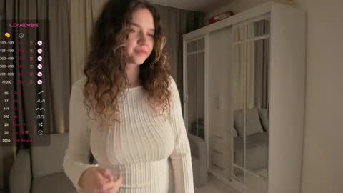 Ella online show from 10.03.25
