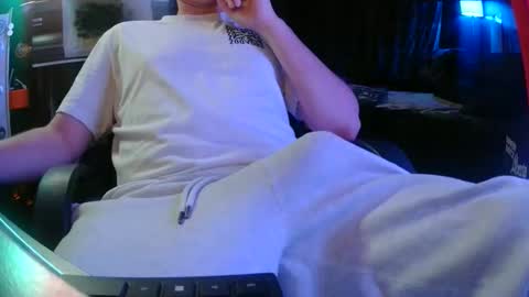 Bowerboi1217 online show from 12.22.25