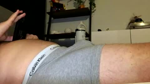 Snapshot of boxerbro123 chatting on 10.08.25 boxerbro123 online show from 10.08.25