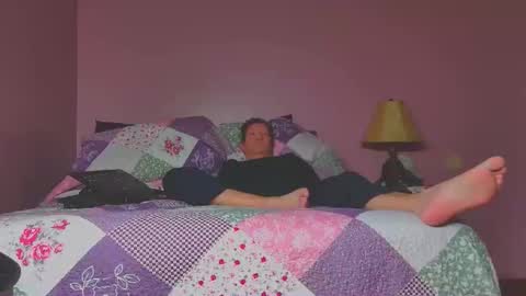 Snapshot of boxgobbler chatting on 12.15.25 Rihanna online show from 12.15.25