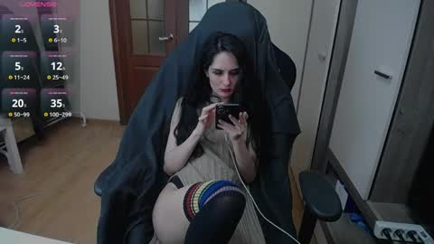 Helen  online show from 04.13.26