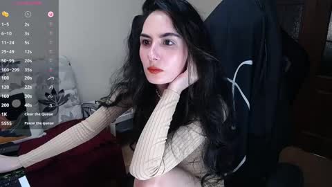 Helen  online show from 04.14.26