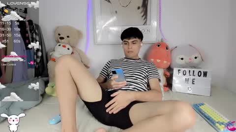 Snapshot of boy_andy__ chatting on 02.16.25 Aaron online show from 02.16.25