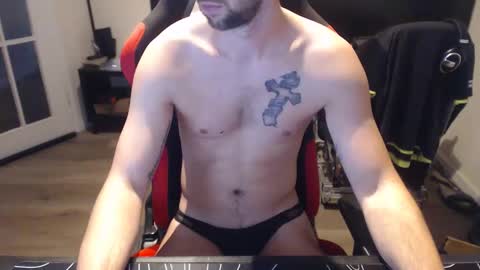 boy_t0y89 online show from 10.24.25