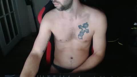 boy_t0y89 online show from 12.18.25