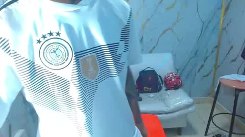 boy_tatto77 online show from 01.14.26